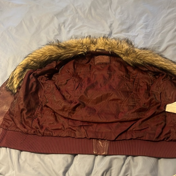 Lived in Bershaka Leather Jacket with Faux fur collar - Picture 8 of 15